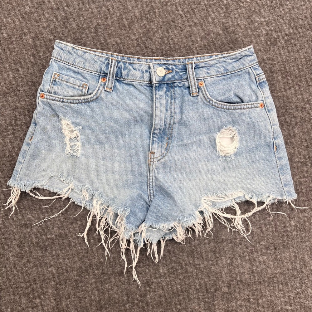 Forever 21 Premium Distressed Denim Shorts Light Wash Frayed Hem Size 25